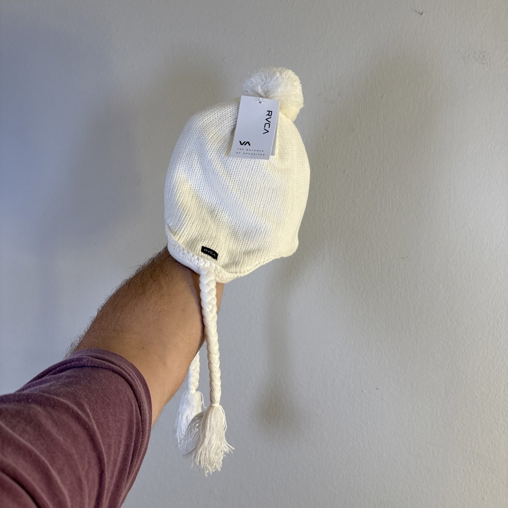 RVCA Beanie Toque Adult One Size White Knit 100% Acrylic Pom Ski‎ Skate